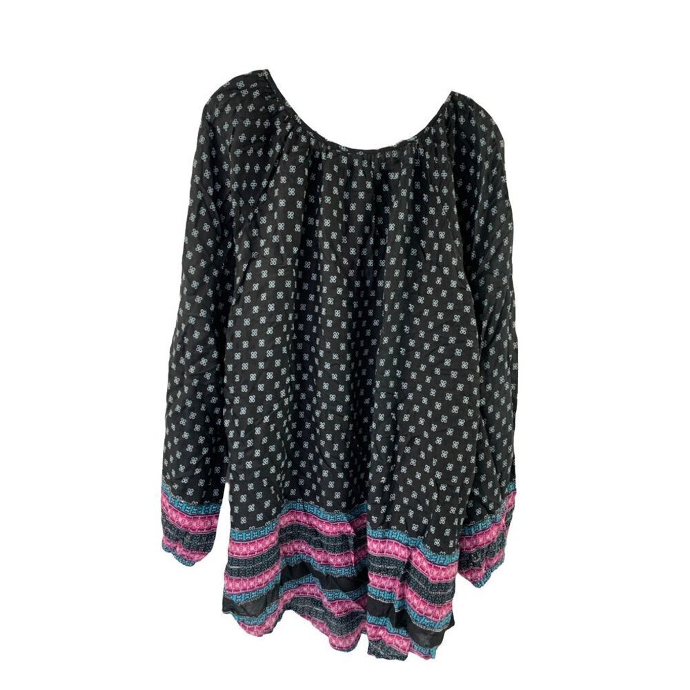 Chelsea & Theodore Women's Top - Picture 2 of 5